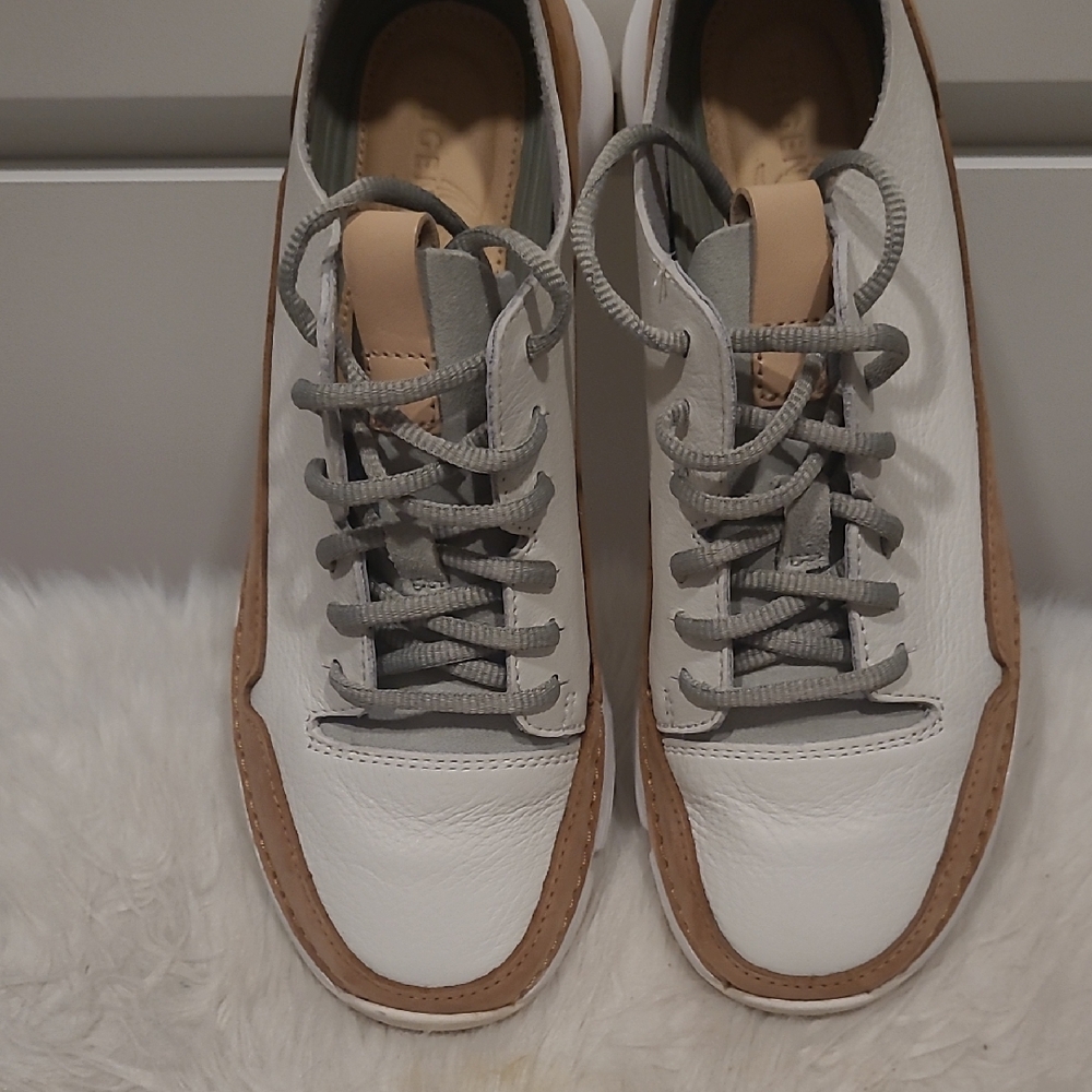 Clarks White and Tan Women's Shoes